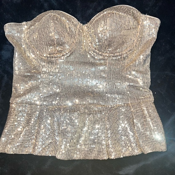 Gorgeous Gold Bustier - Picture 8 of 8